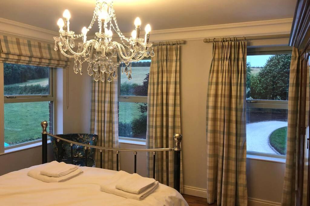 Ballyheifer House - A Beautiful 5 Bedroom Home. * Magherafelt