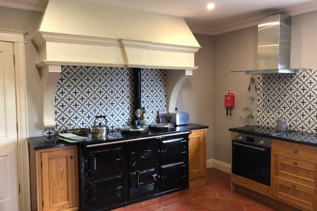 Ballyheifer House - A Beautiful 5 Bedroom Home. * Magherafelt